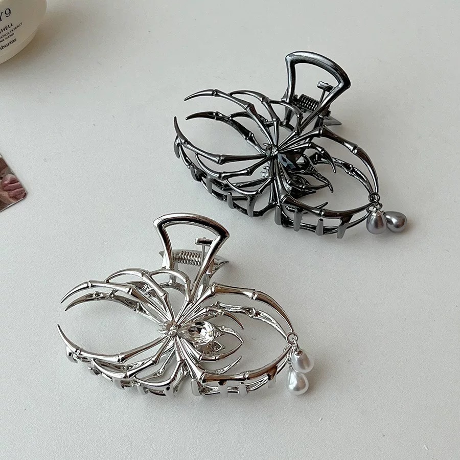 مشابك شعر على شكل عنكبوت أسود  - مراجعة Jewelry Making For Adults وسعره