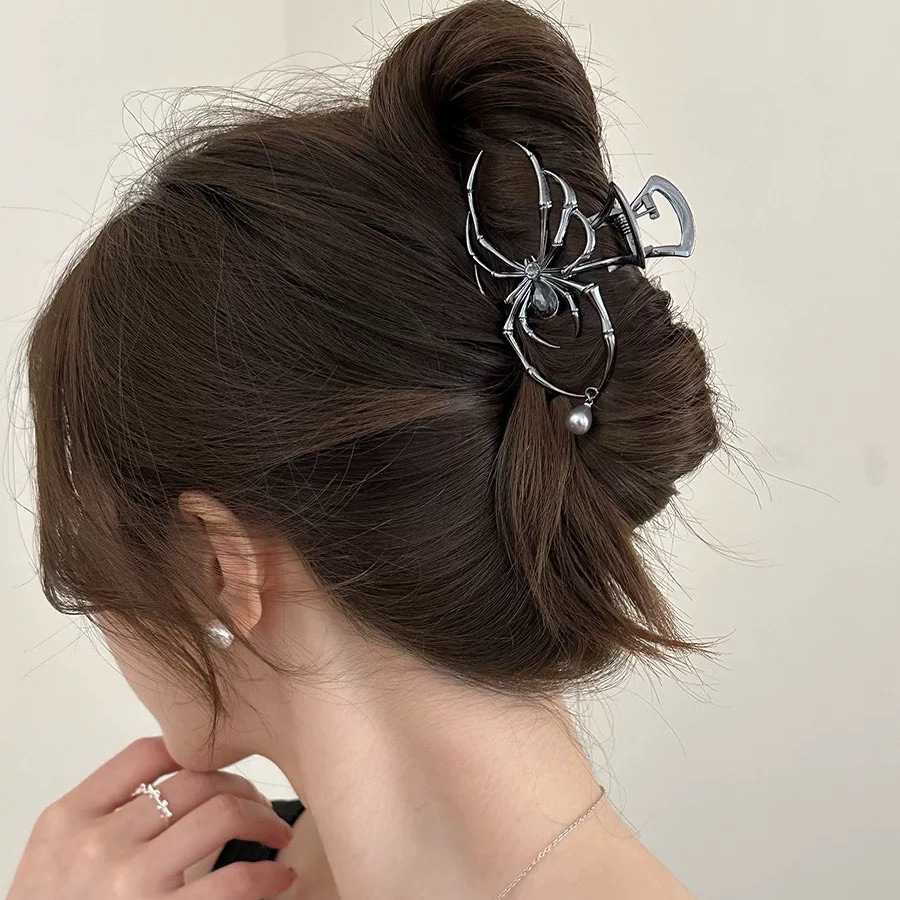 مشابك شعر على شكل عنكبوت أسود  - مراجعة Jewelry Making For Adults وسعره