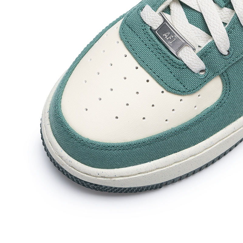 أحذية نايك النسائية Air Force  - مراجعة Nike Shoes Air Force 1 وسعره